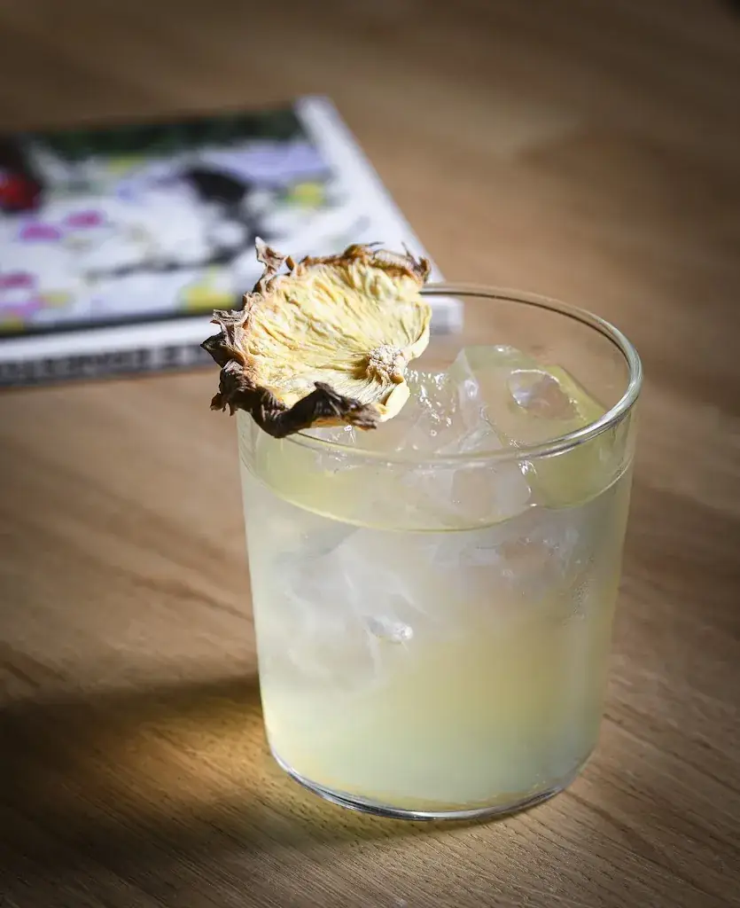 La table Ernesto_Cranves-Sales_slider_image_3