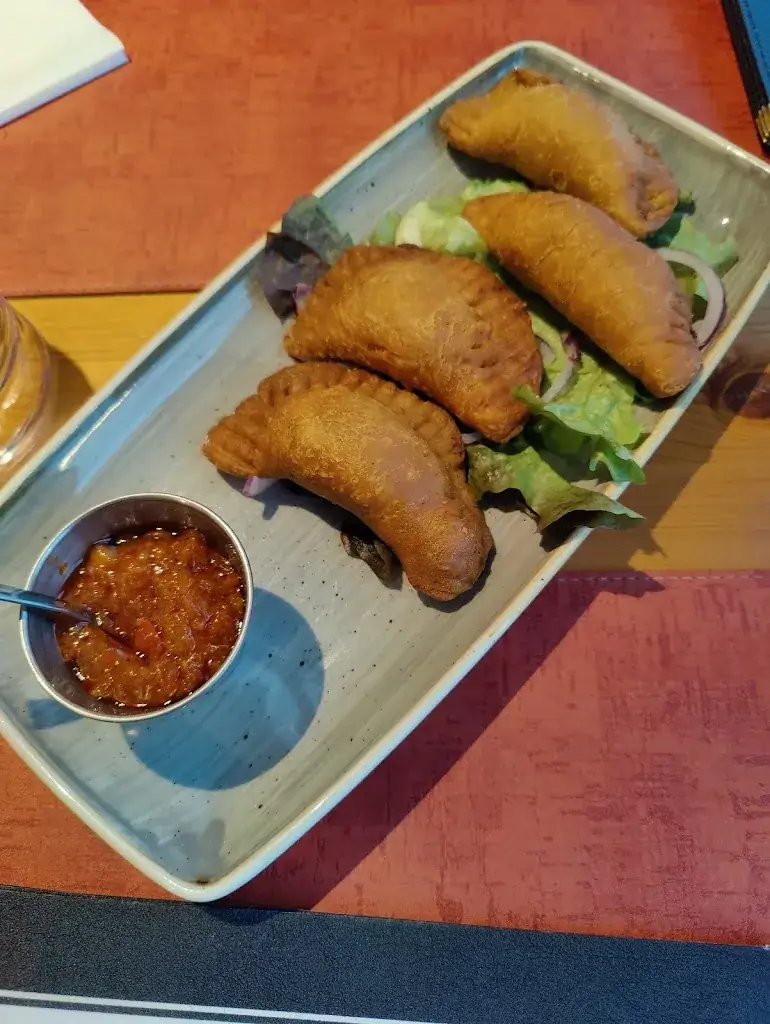 Julie Jauer_Aux Deux Couleurs_Vieux-Condé_review