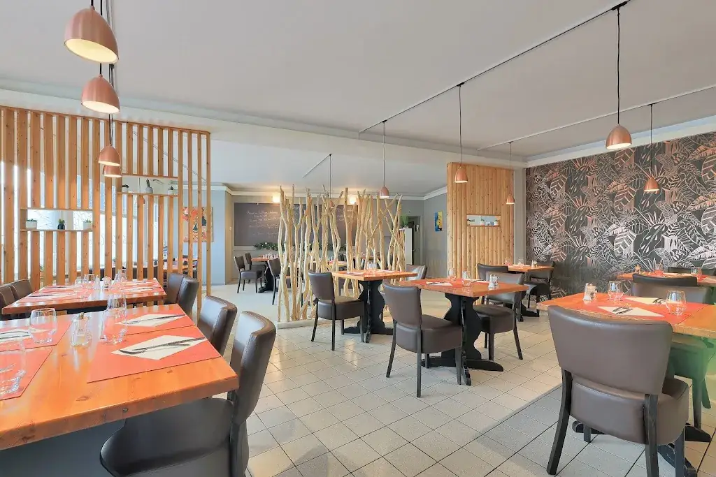 Aux Deux Couleurs restaurant in Vieux-Condé