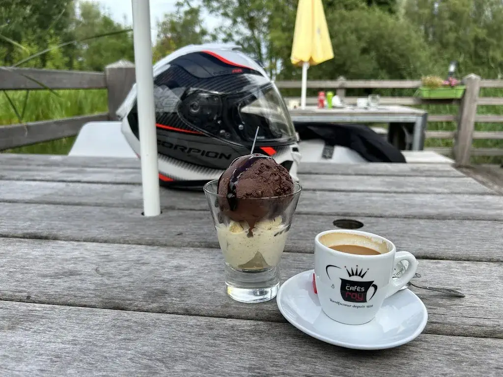 Seba Nochowicz_La Guinguette du lac_Condé-sur-l'Escaut_review