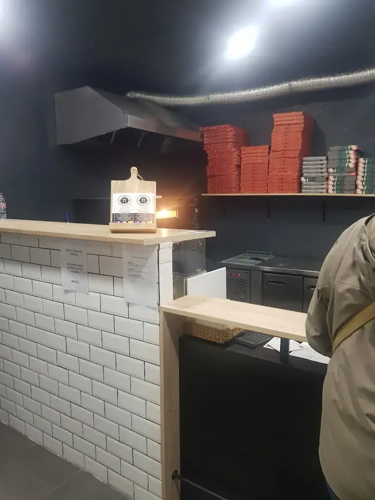 Angi Scar_Pizza Del Pi_Évin-Malmaison_review