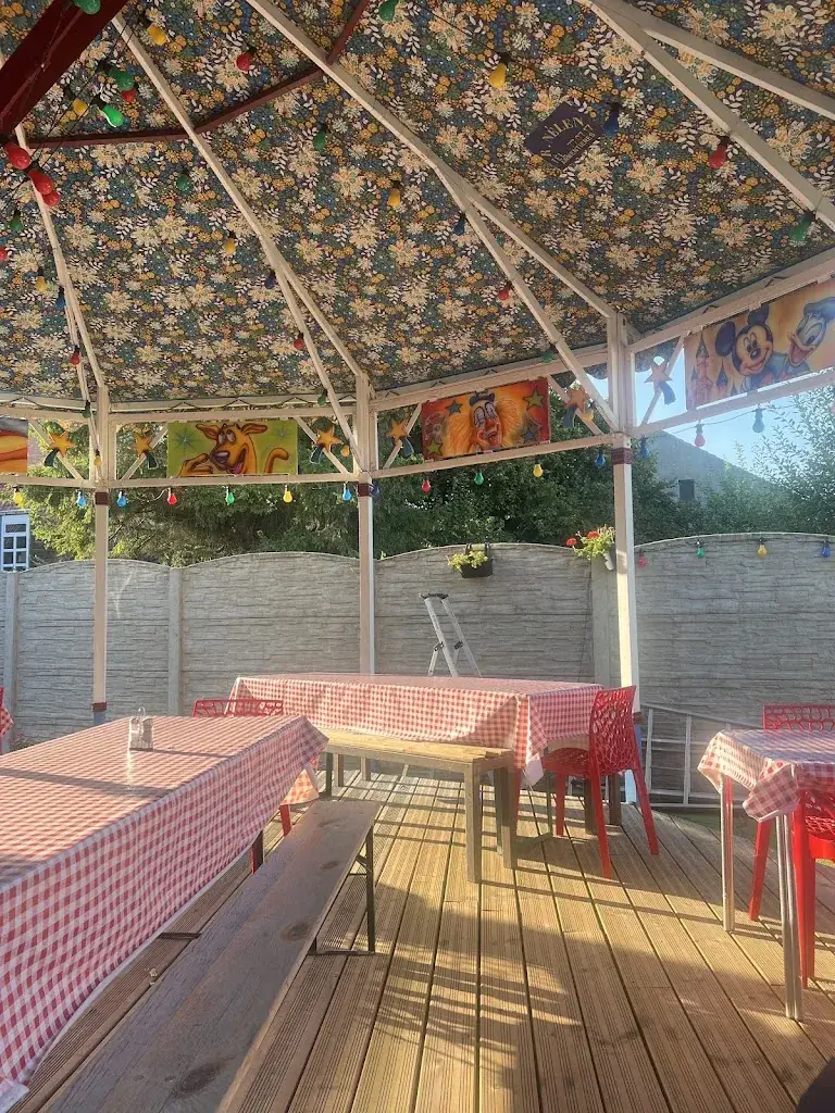 Rose Kafil_Le carrousel de la place_Fenain_review