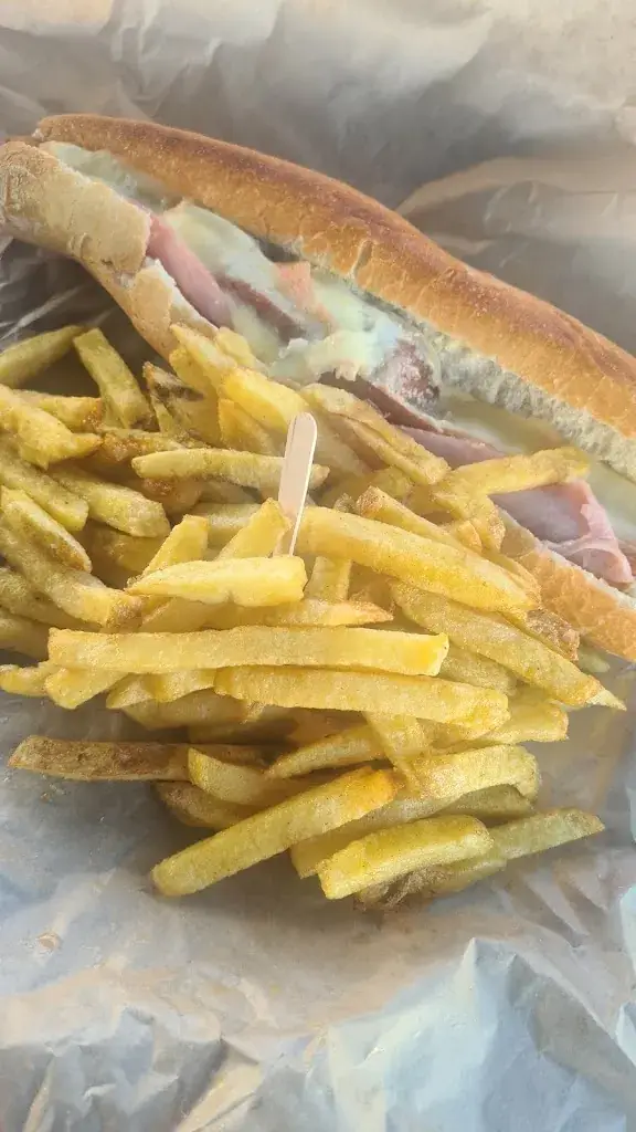 Alexandre Jouvenceaux_Friterie Artoipole_Feuchy_review