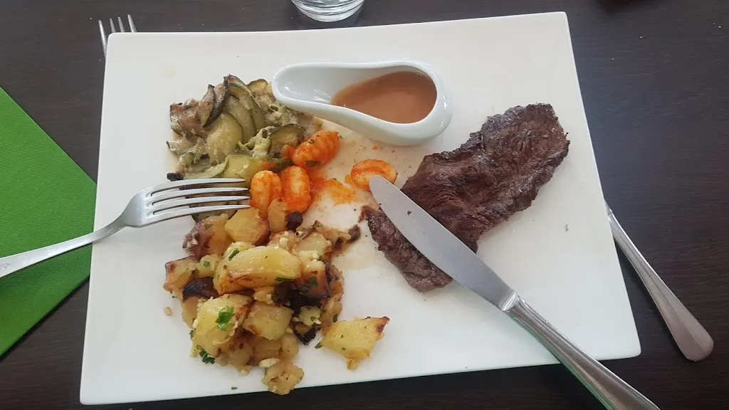 S Q_Restaurant inclusif l'Albatros_Saint-James_review