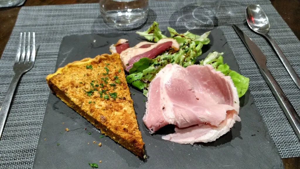 J. Manu S._Le Lion d'Or Traiteur - Restaurant_Saint-James_review