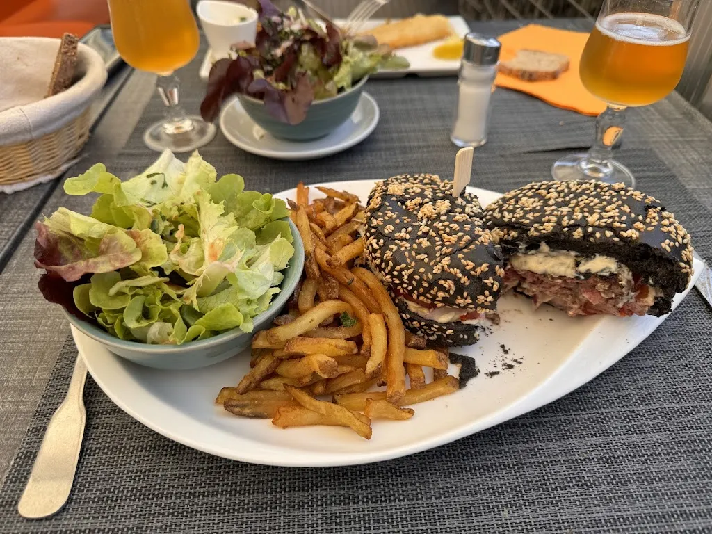 Natasha Goubert_Le Lion d'Or Traiteur - Restaurant_Saint-James_review