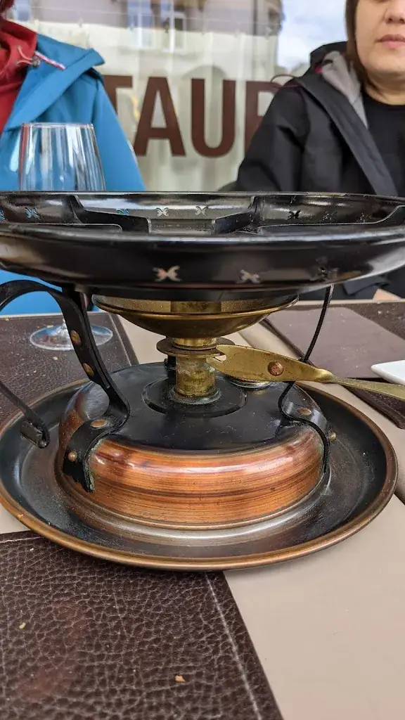 Alexandru Juncu_Café de la gare_Bulle_review