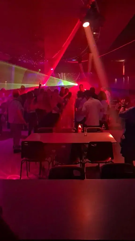 yvan c_The Palace of Dance_Flavy-le-Martel_recensione