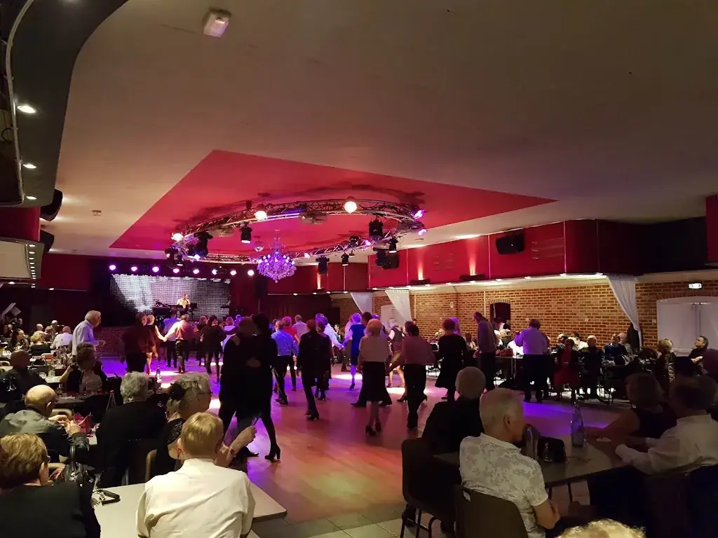 The Palace of Dance_Flavy-le-Martel_slider_image_3