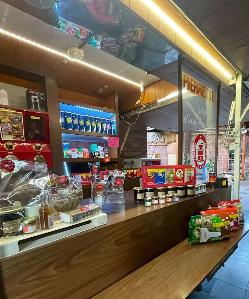 D. Eloise_Café Pierrette_Féchain_review