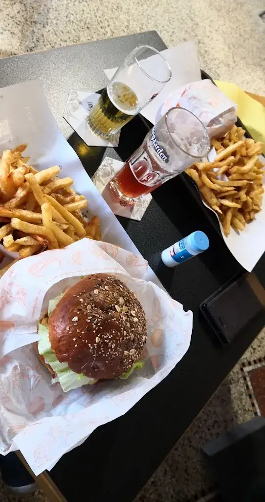 johan D_Café de la Mairie_Féchain_review