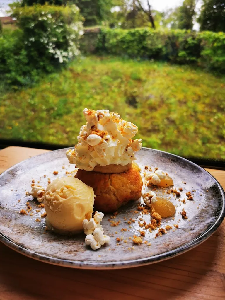 Le Voyage Gourmand, Bus Restaurant_Folembray_slider_image_2