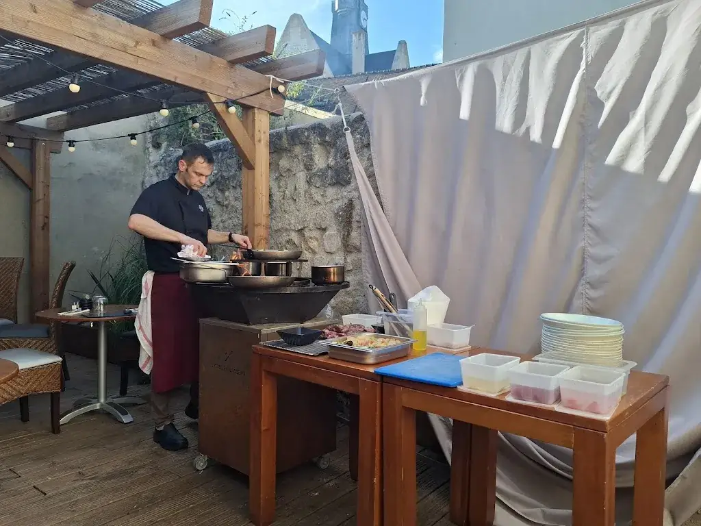 Virginie Laveyssiere_L'art d'Oise_Pont-Sainte-Maxence_review