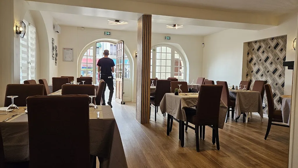 François BIGUET_La Fusion_Pont-Sainte-Maxence_review