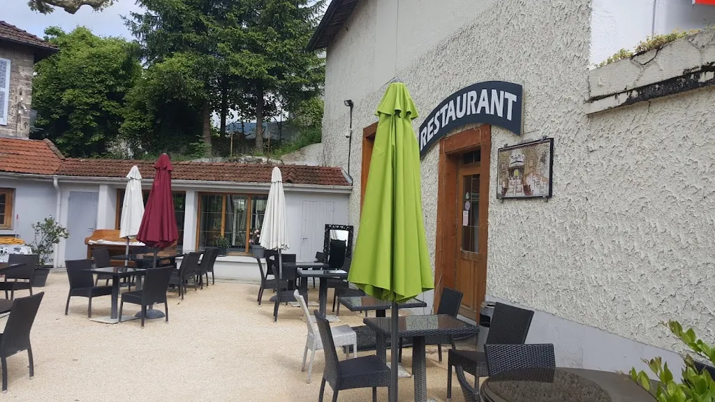 Au Feu de Bois Restaurant in Coublevie