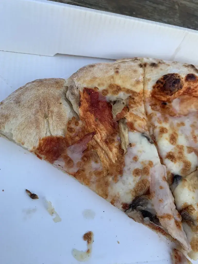 Mat Mat_La Borne / distributeur pizzas 24/24h_Formerie_review