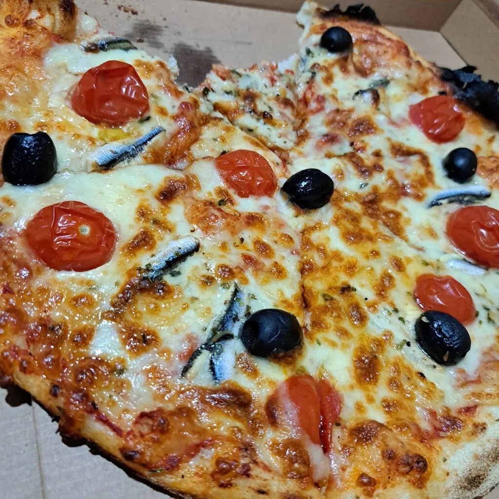 M&H PIZZA_Gamaches_slider_image_3