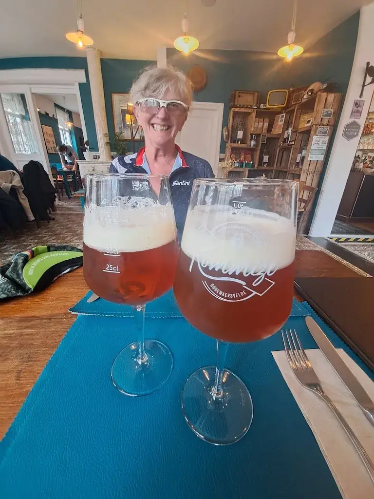 roy mcneill_Estaminet du Centre_Godewaersvelde_review