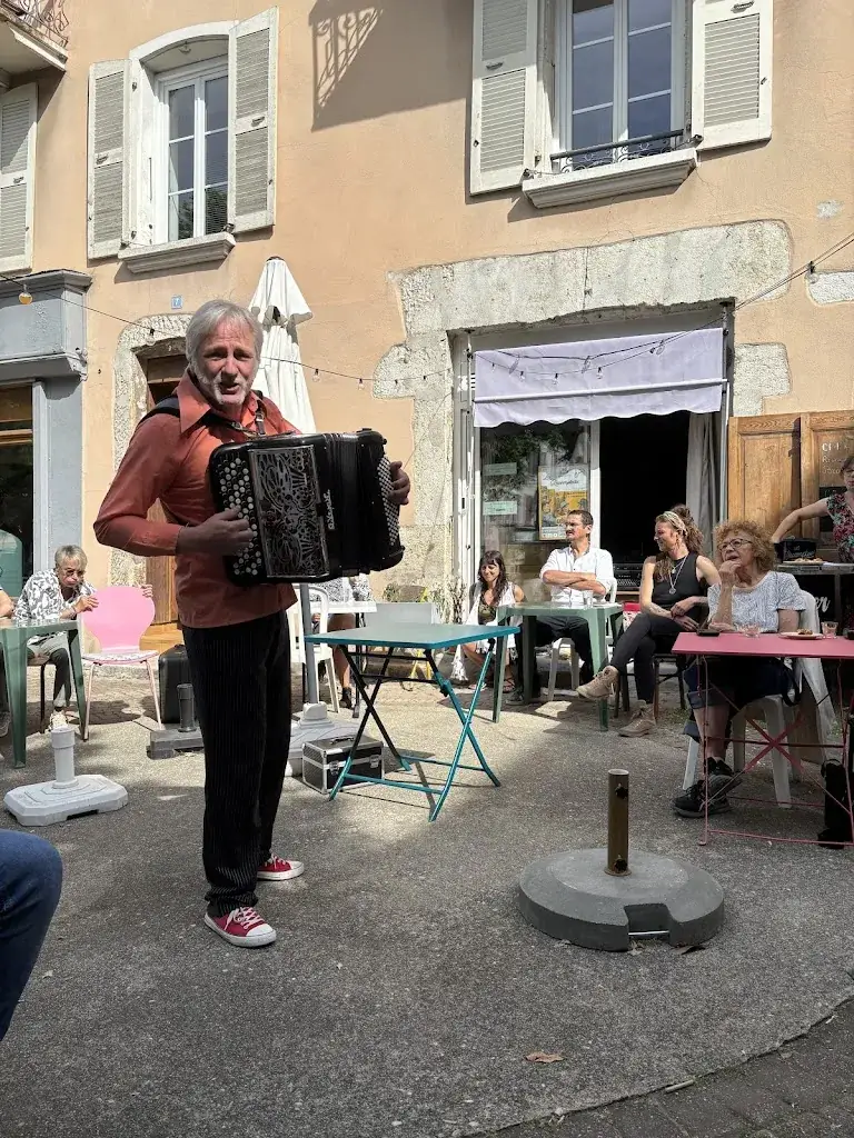 VALÉRIE ROBIN_Café broc' le grenier_Voiron_review