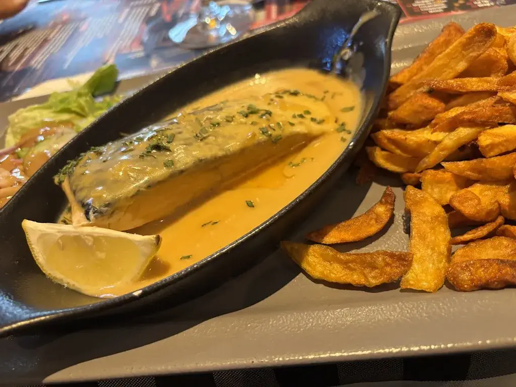 Alexandre Montorcier_La Gare des Années Folles_Sailly-sur-la-Lys_recensione