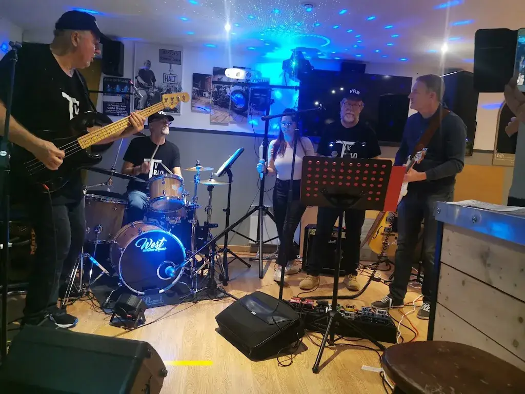 Stephanie Vantouroux_Café Racer_Estaires_review