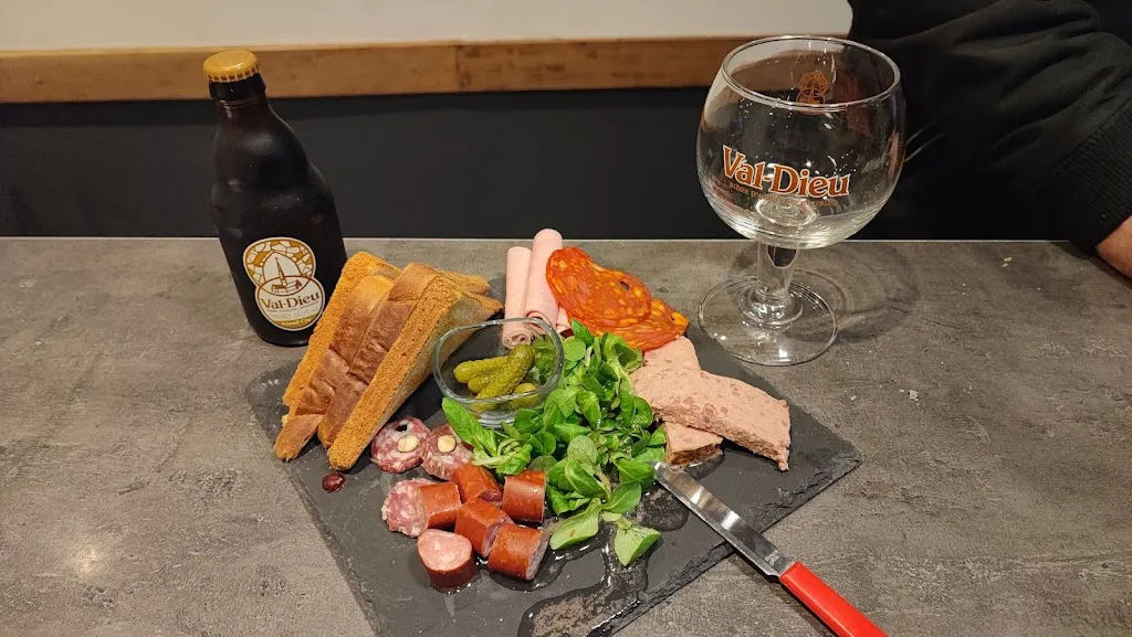 Café de la Mairie restaurant in Estaires