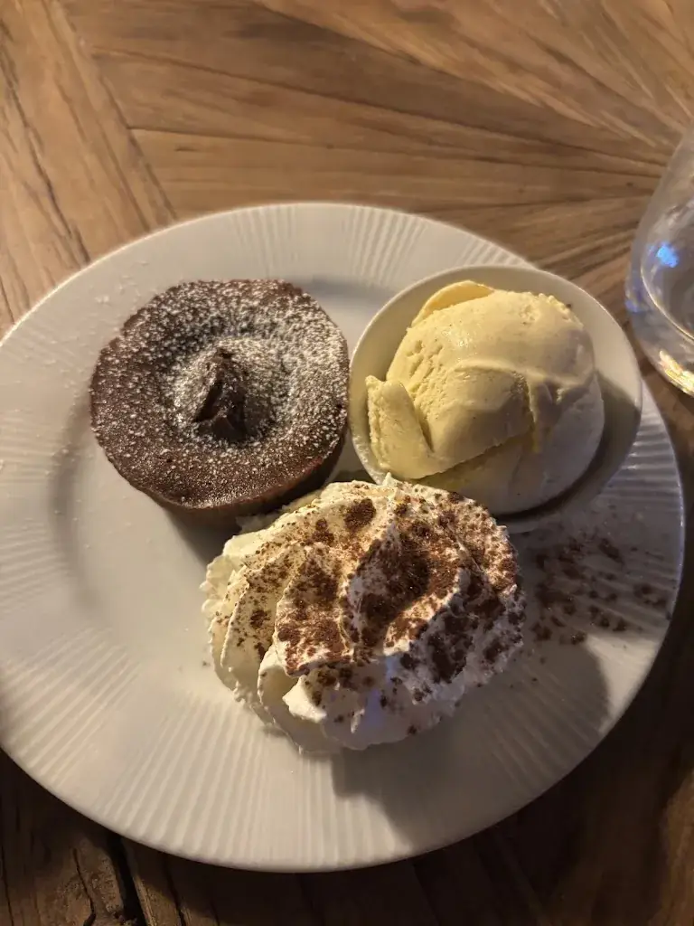 Michael Torbit_La Mamma_Albertville_review