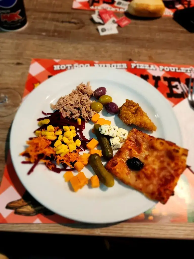 chris schenian_FarWest_Faches-Thumesnil_review