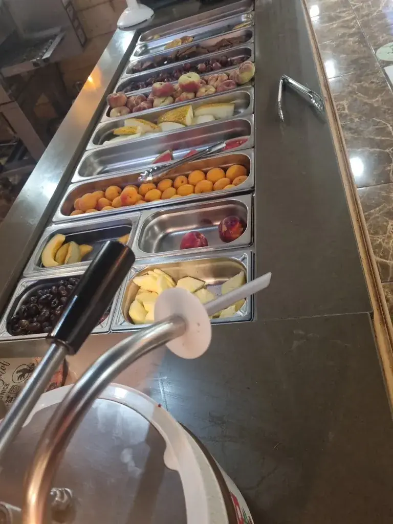 Sarah Arous_FarWest_Faches-Thumesnil_review