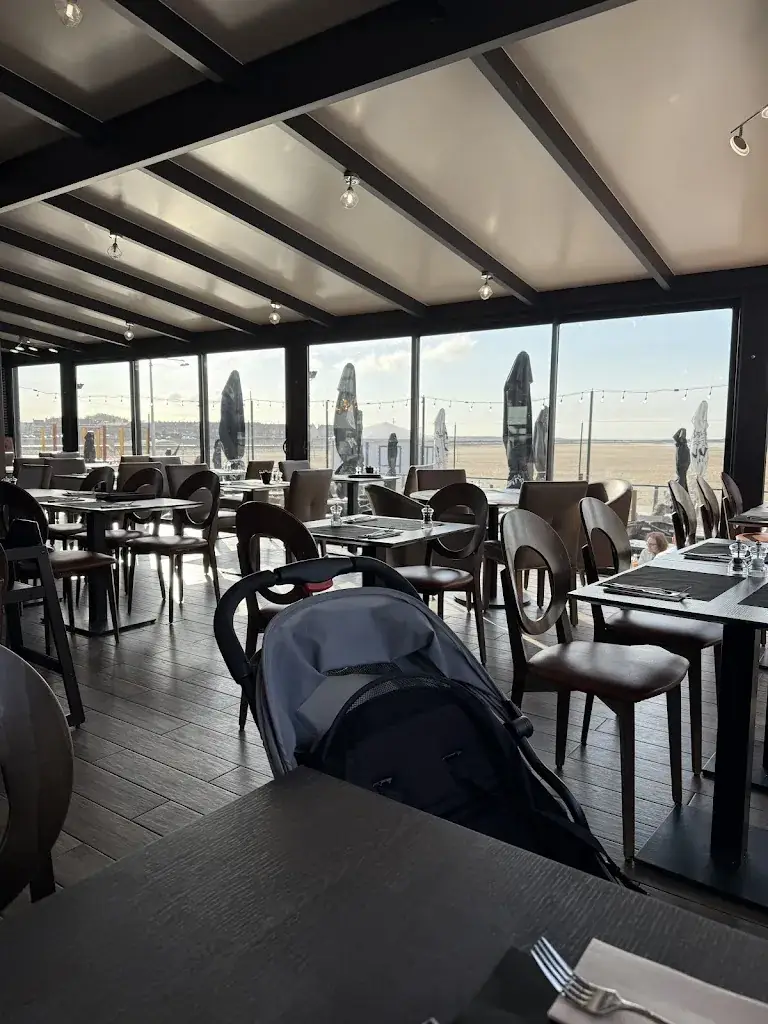 Face à la Mer restaurant in Gravelines