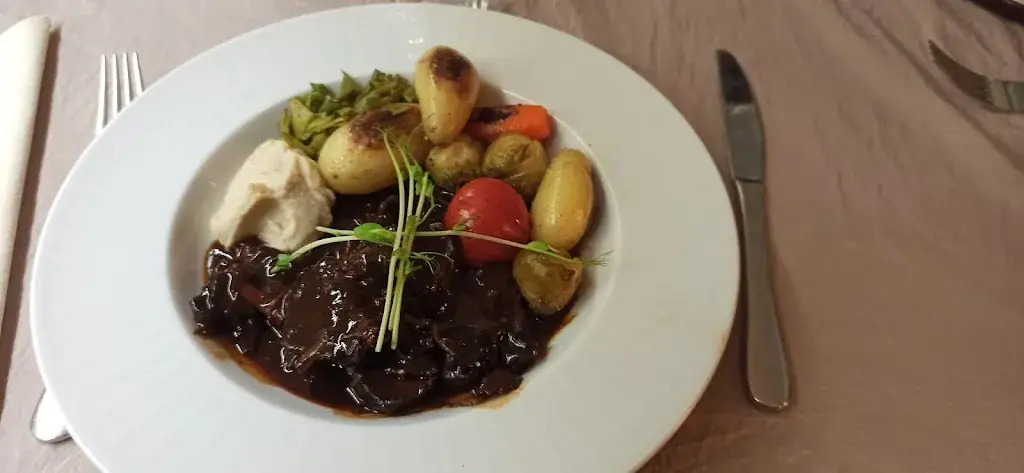 Baptiste G_L'auberge de la Madelon Fleurie_Waben_review