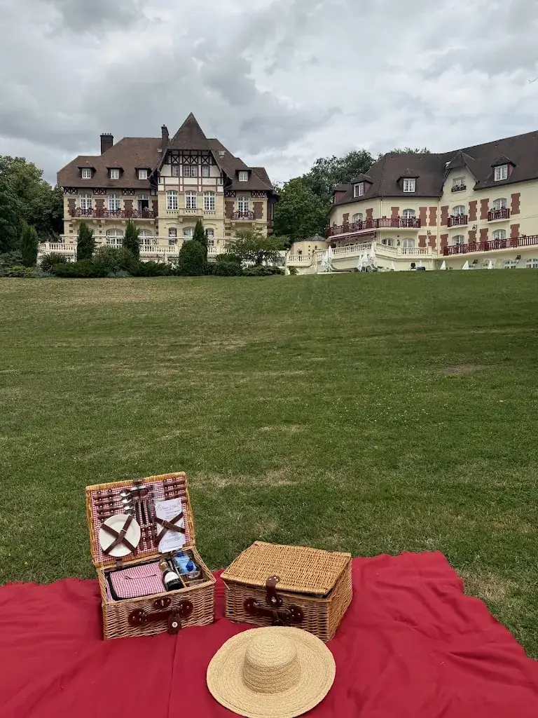 Anastasia Titarenko_Le Château De La Tour_Gouvieux_review