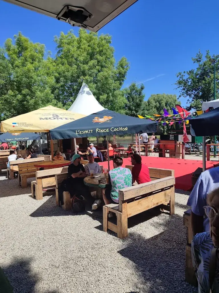 Cécile Rogeau_Guinguette de Guarbecque_Guarbecque_review