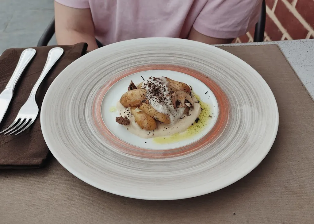 Mariia Pukhova_La Taverne Du Château_Guise_review