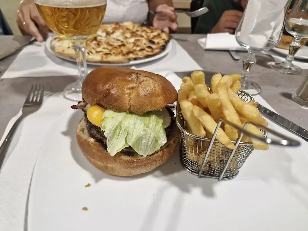 Mj De Jong_Bela Pausa_Guînes_review