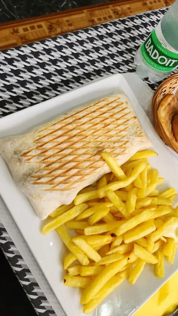 Alice DEFER_Bar Restaurant Harbonnières Grill Kebab plus chambre d'hôte_Harbonnières_review