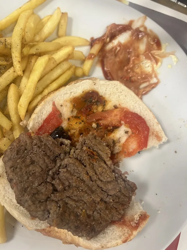 LUNCH GRILL_Guignicourt_slider_image_2