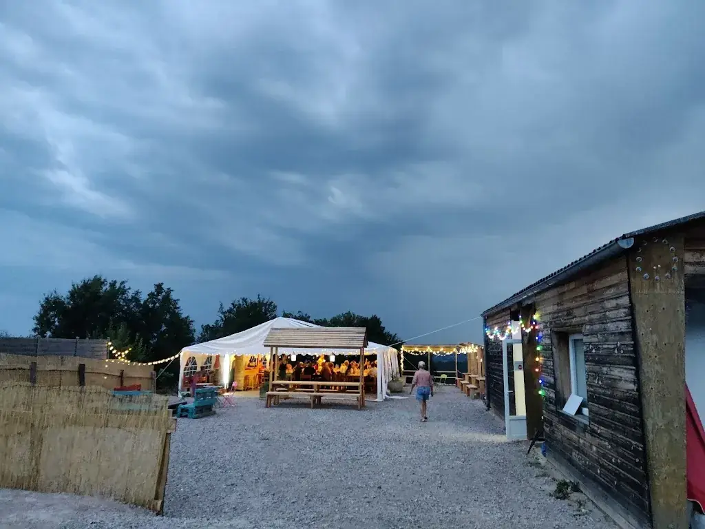 lauthomaya_L'insolite_Vollore-Ville_recensione