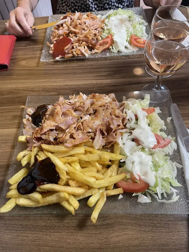 Maurice Marcos_Le Palais d'Ankara_Villeneuve-sur-Aisne_review