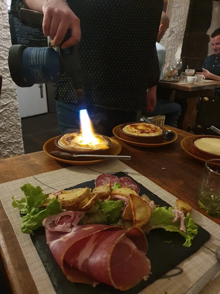 Claude Verrier-Buyens_Le Chaudron_Thiers_review