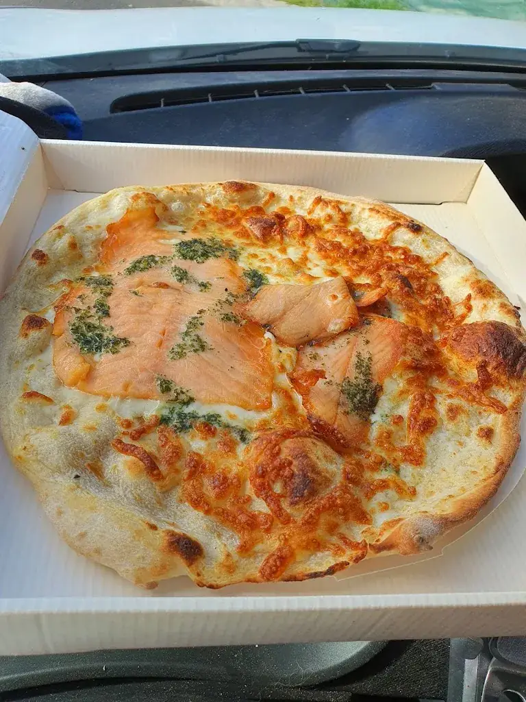 Le Cube à Pizzas restaurant in Grandvilliers