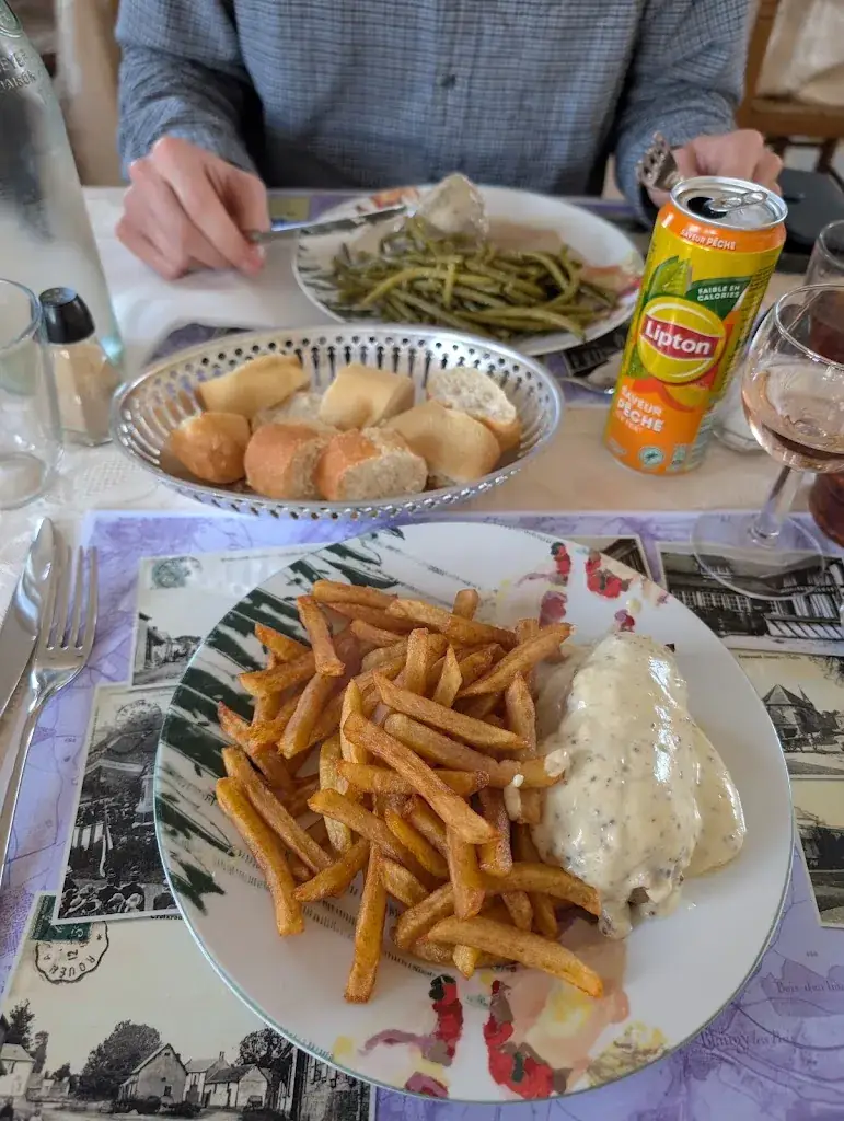 Yaning Zhao_Ch'tio Bonheur_Croixrault_review