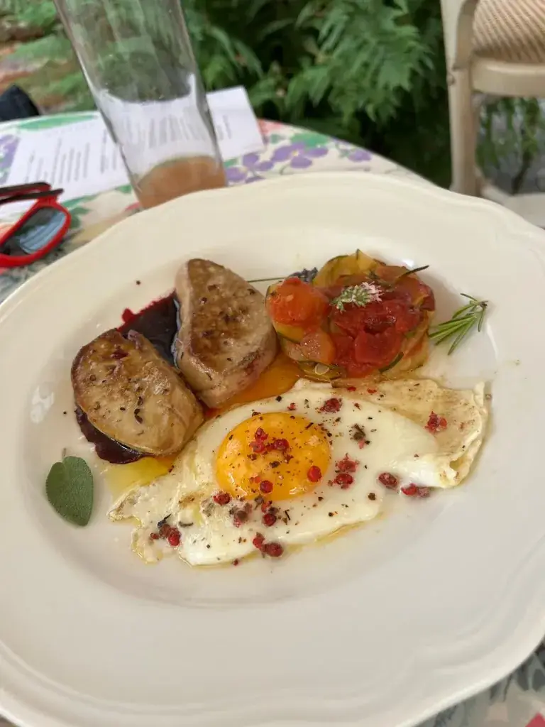 Cherry Headon_Le jardin des ifs_Gerberoy_review