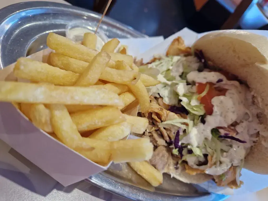 Gynie Vyr_Le Capitole_Harnes_review