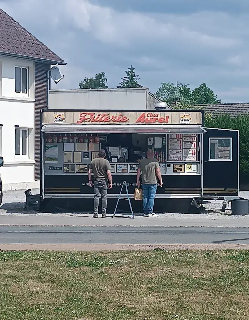 Estelle Sannier_Friterie Chez Aurel_Helfaut_review