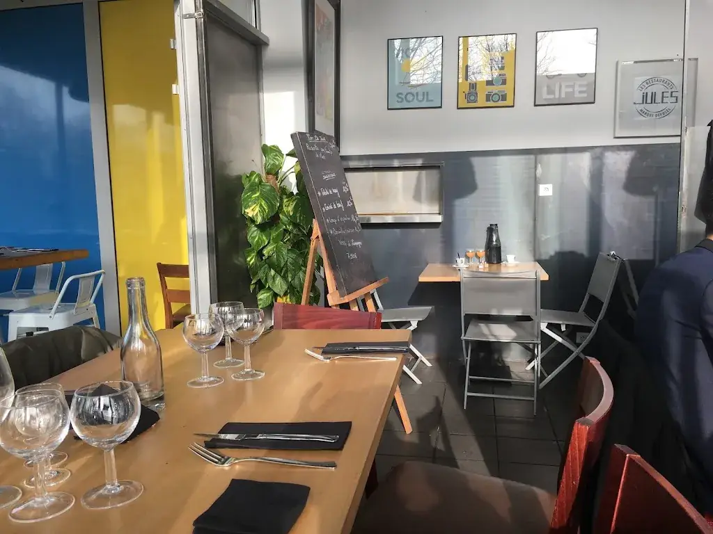 Le comptoir de Jules restaurant in Saint-Quentin-Fallavier