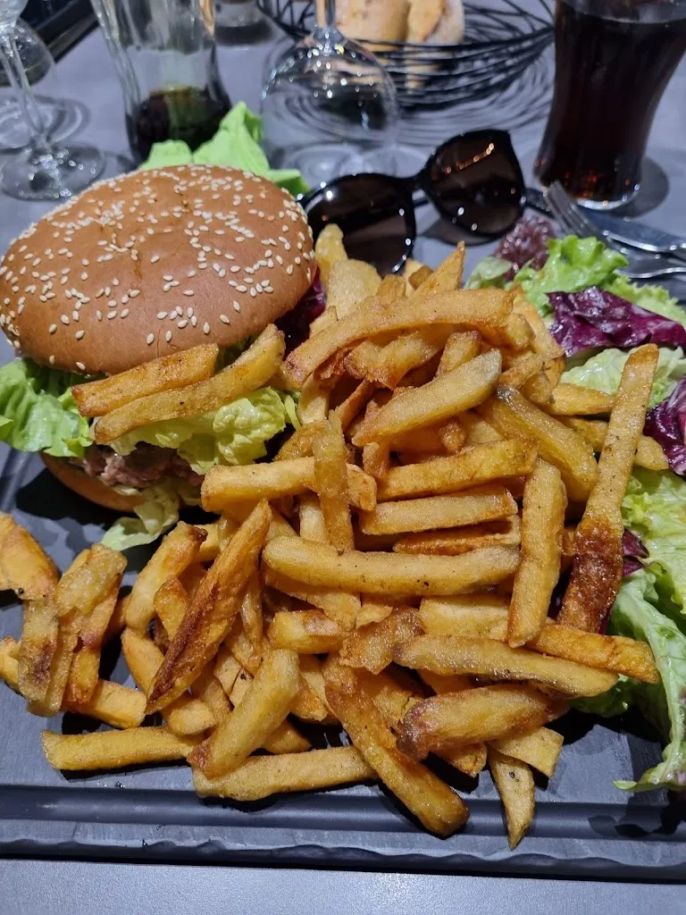 NEW CANTINE_Saint-Quentin-Fallavier_slider_image_3