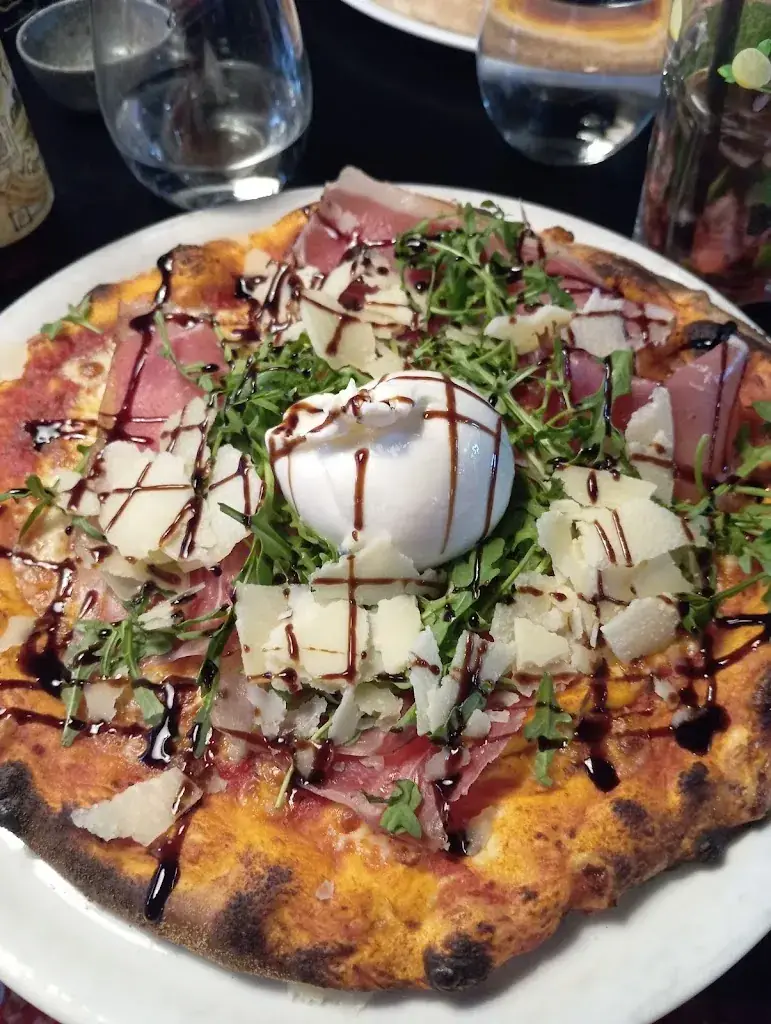 Marine De Laet_L'Arlecchino_Hautmont_review