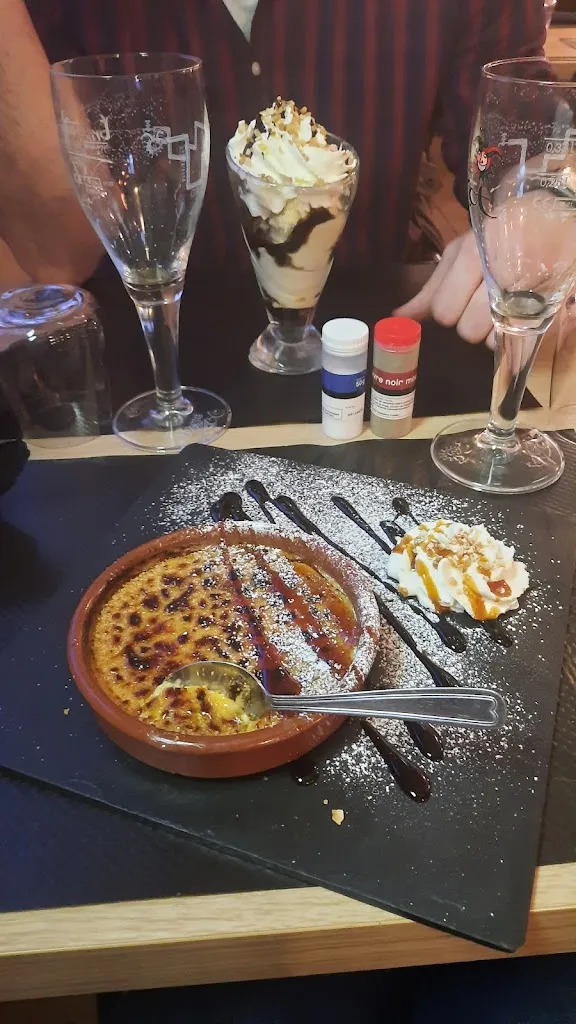 Ludivine Walbrou1_Le Tourne Bride_Herlies_review