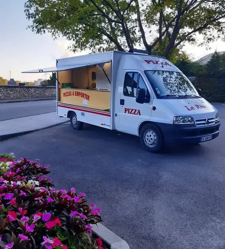 Camion Pizza Le Régal_Cruas_slider_image_2